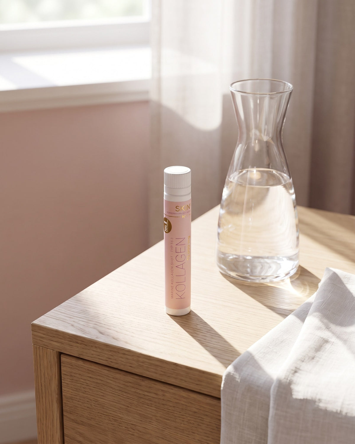 Morgenritual: SKIN° Ampulle mit Wasserkaraffe